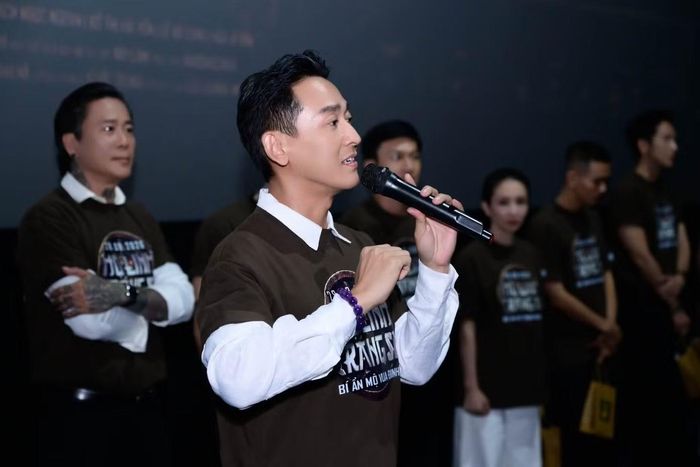 Johnny Trí Nguyễn và dàn diễn viên đang nỗ lực cứu phim.