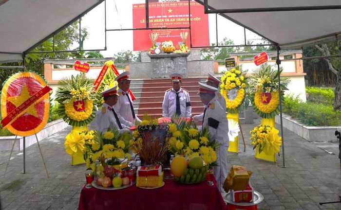 Truy điệu và an táng hài cốt Liệt sĩ Phạm Ngọc Đạo.