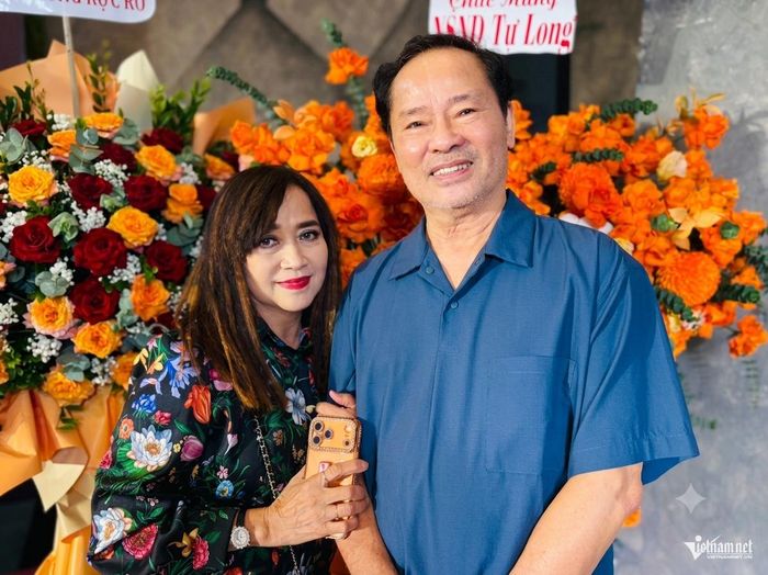 Diễn viên Dũng Nhi và vợ.