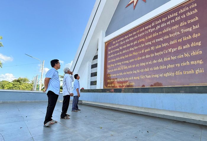 Công trình Khu lưu niệm căn cứ cách mạng ở buôn Ea M'droh