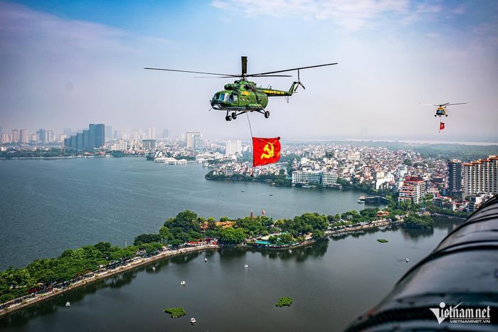 Đổi mới mô hình phát triển không đơn thuần là một sự điều chỉnh về mặt chỉ số kinh tế, mà là một cuộc cách mạng về tư duy và hành động. Ảnh: Thế Bằng
