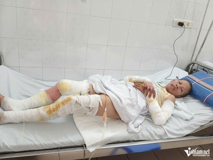 Chi phí điều trị dài ngày cho bà Quyên là gánh nặng lớn đối với người thân và gia đình