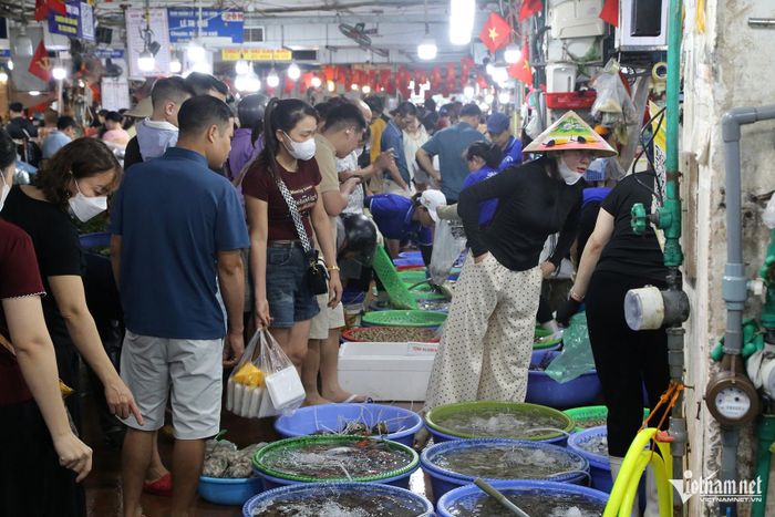 Hải sản tươi rói là sự lựa chọn cho tất cả du khách tới đây