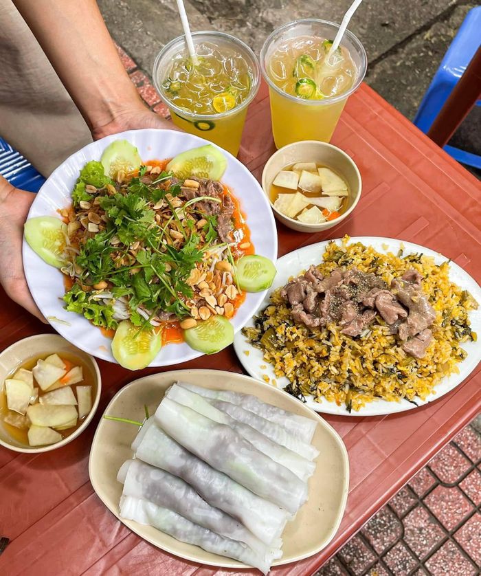 Phở cuốn Chinh Thắng được vinh danh ở hạng mục Michelin Selected 2025 (các nhà hàng được Michelin gợi ý). Ảnh: Lương Minh Trang