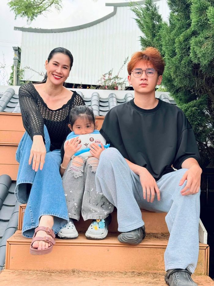 Diễn viên Thân Thuý Hà hãnh diện về các con.