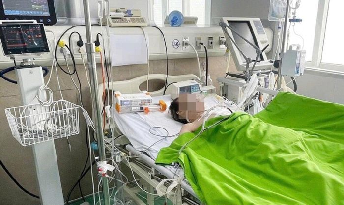 Bệnh nhân được điều trị tích cực tại Khoa Hồi sức tích cực – Chống độc