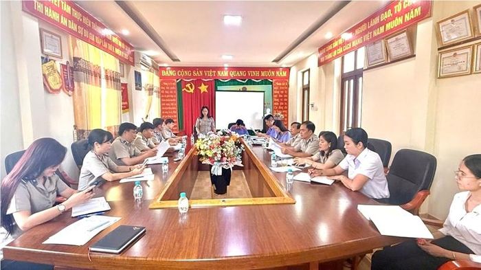  Đồng chí Võ Thị Thanh Nga, Trường Phòng THADS khu vực 13 phát biểu tại buổi Kết luận kiểm sát.