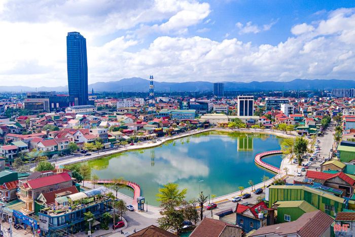 Không chỉ có những tuyến phố rộng mở, Thành Sen còn sở hữu hệ thống hồ điều hòa giúp điều hòa vi khí hậu đô thị.