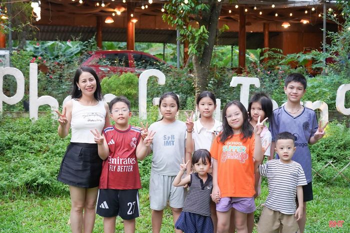 Gia đình chị Trương Thị Bình lựa chọn đi thư giãn tại các khu du lịch sinh thái địa bàn tỉnh.