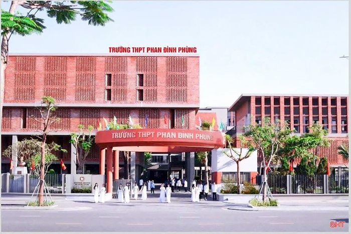 Sau sắp xếp, toàn tỉnh còn 30 trường THPT, giảm 8 trường so với trước.