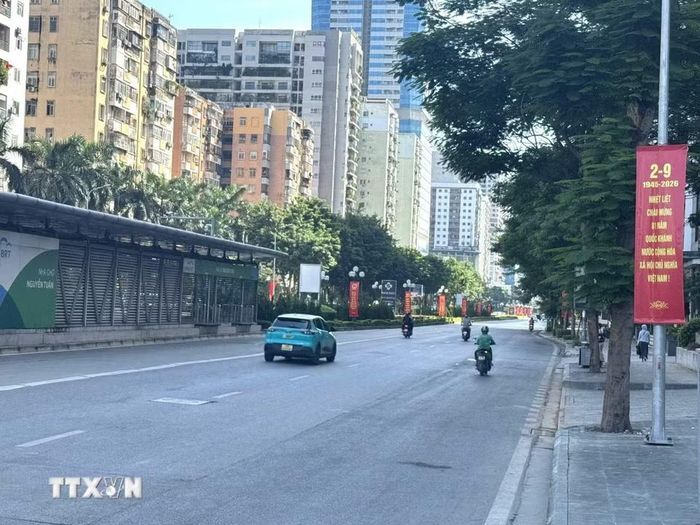 Giao thông trên tuyến đường Lê Văn Lương sáng 1/9/2026 thông thoáng. (Ảnh: Quốc Lũy/TTXVN)