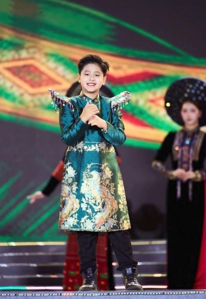 Một số thiết kế trong bộ sưu tập. (Ảnh: CTV/Vietnam+)