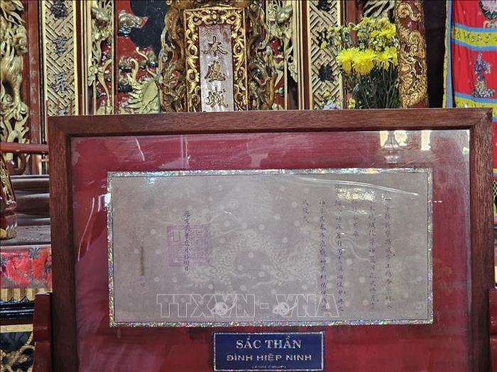 Sắc phong do vua Khải Định năm thứ II ban tặng ngày 18/03/1917 âm lịch.
