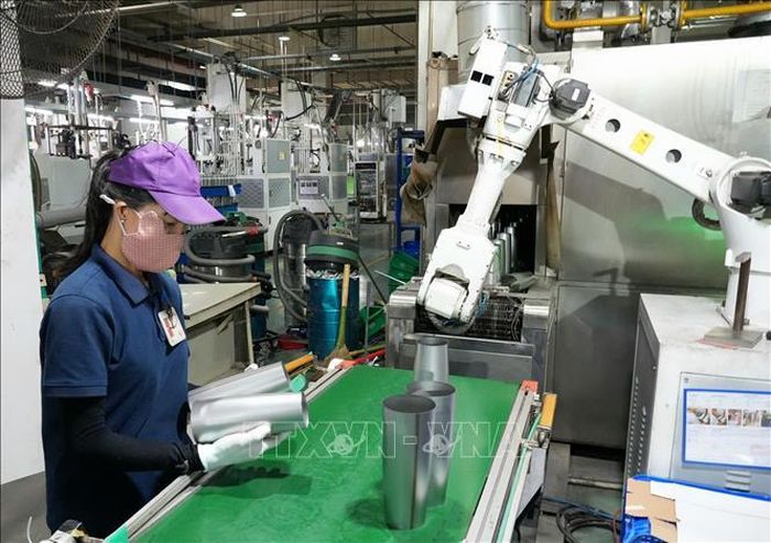 Dây chuyền sản xuất ứng dụng robot tự động của Công ty TNHH CAYI Technology Việt Nam, Khu công nghiệp Yên Phong II-C, tỉnh Bắc Ninh. Ảnh: Đồng Thúy/TTXVN