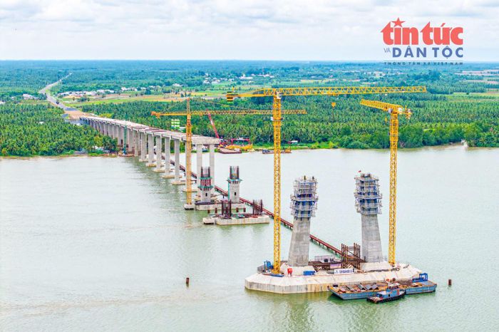 Các mũi thi công tại dự án cầu Đại Ngãi được duy trì khẩn trương trong kỳ nghỉ lễ Quốc khánh 2/9.