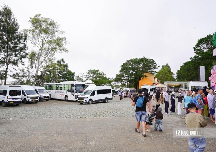 Đông đảo du khách trải nghiệm ở Đà Lạt.