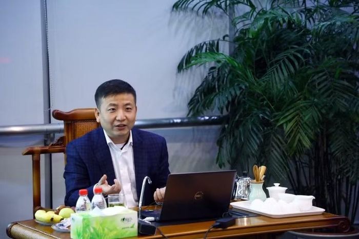 Chủ tịch Chu Nhất Minh, người chèo lái con thuyền CXMT. Ảnh: Thepaper.