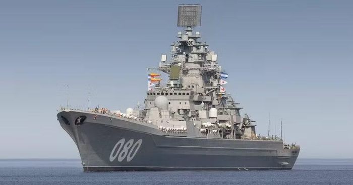 Tuần dương hạm lớp Kirov Đô đốc Nakhimov. Ảnh: MW.