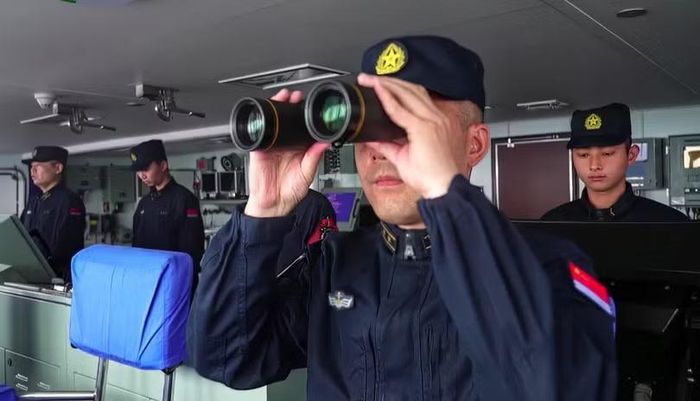 Theo một nhà phân tích, các tàu ngầm không người lái (UUV) được trang bị tên lửa tầm xa có thể gây ra “mối đe dọa thường trực” đối với các tàu hải quân PLA gần Nhật Bản. Ảnh: CCTV.