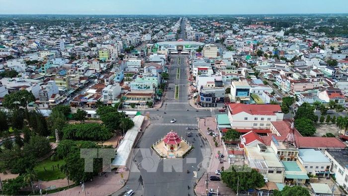 Từ từng khu phố, mỗi người dân là một “mắt thần” góp phần phát hiện, ngăn ngừa các hành vi vi phạm, giữ bình yên địa bàn. Ảnh: Giang Phương - TTXVN