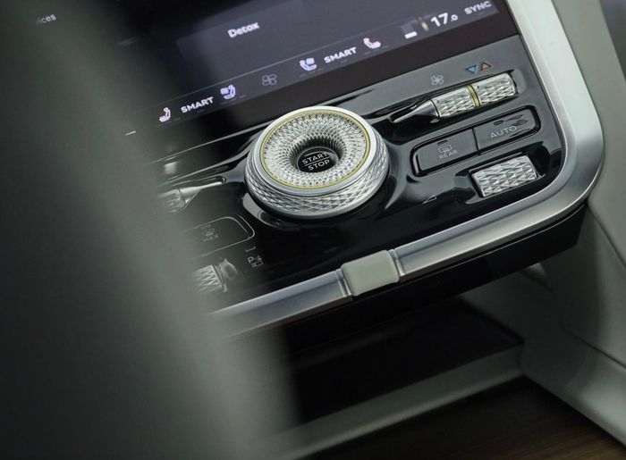 Chi tiết nội thất Bentley Torcal được hé lộ. Ảnh: Carscoops
