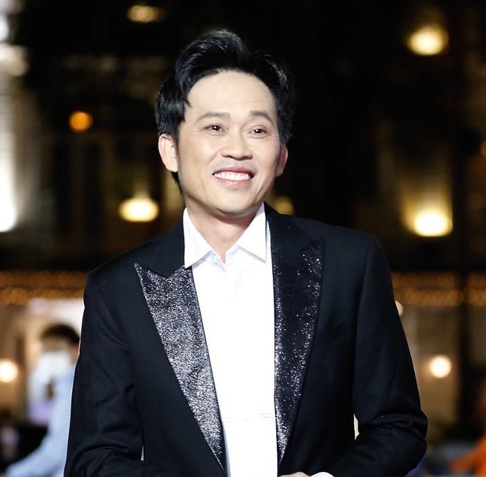 NSƯT Hoài Linh.