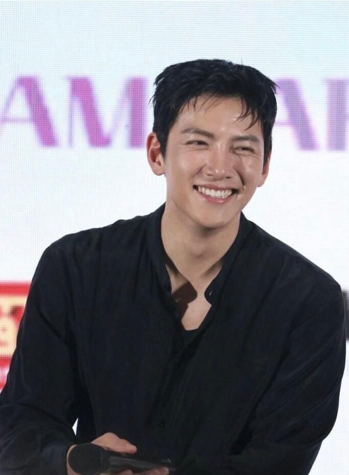 Vai Cho Won đánh dấu màn lột xác táo bạo của Ji Chang Wook khi anh hóa “tra nam” màn ảnh.