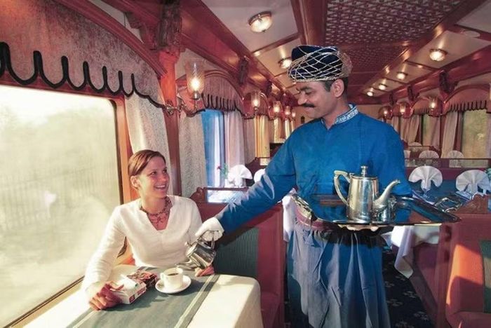 Ăn uống xa hoa trên chuyến tàu Deccan Odyssey