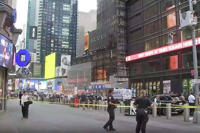 Cảnh sát phong tỏa cả khu vực. Ảnh: AP News