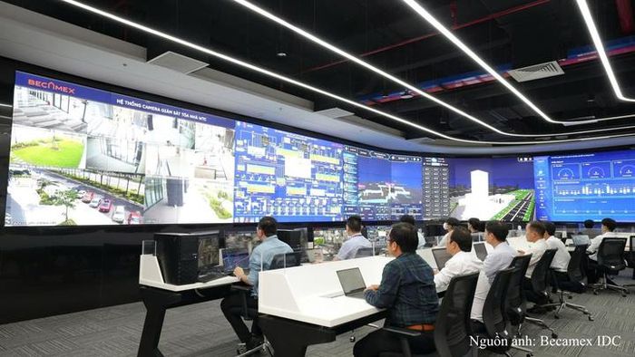 Hạ tầng 5G và các nền tảng quản lý thông minh trên nền dữ liệu lớn đang được nghiên cứu ứng dụng để giám sát vận hành khu công nghiệp theo thời gian thực.
