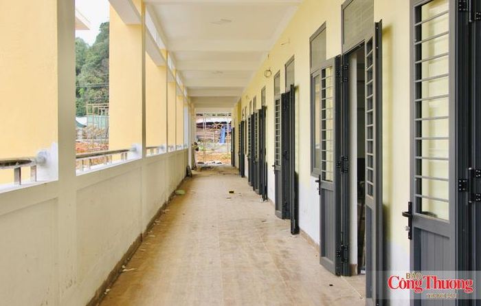 Đây không chỉ là ngày khai giảng một năm học mới mà còn là thời khắc đánh dấu một công trình giáo dục đặc biệt tại các xã biên giới được đưa vào sử dụng.