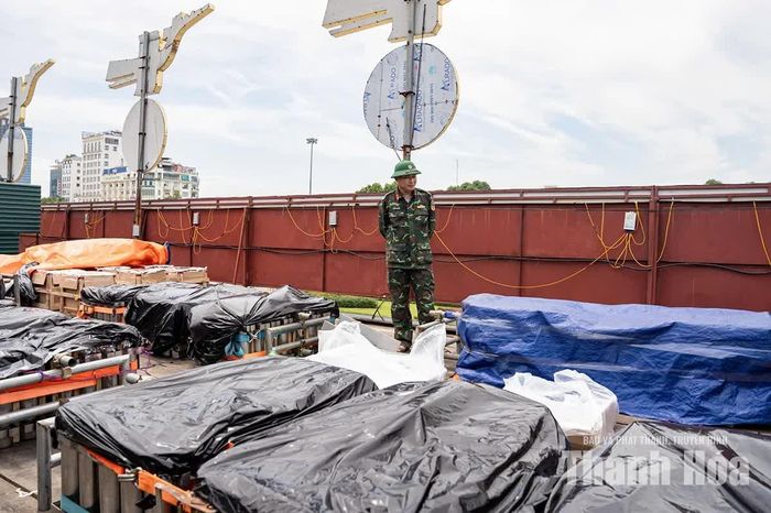 Thiếu tá Nguyễn Trọng Thắng, cán bộ kỹ thuật Bộ Chỉ huy Quân sự tỉnh Thanh Hóa cho biết, màn bắn pháo hoa gồm tầm thấp, tầm trung và tầm cao.