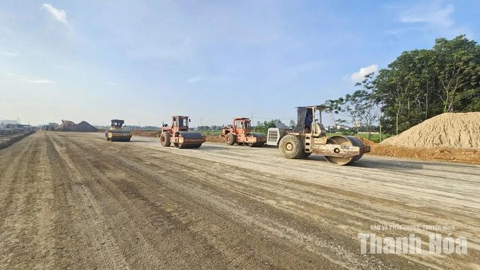 Nhịp độ triển khai các dự án vẫn được nhà thầu duy trì xuyên những ngày nghỉ lễ.