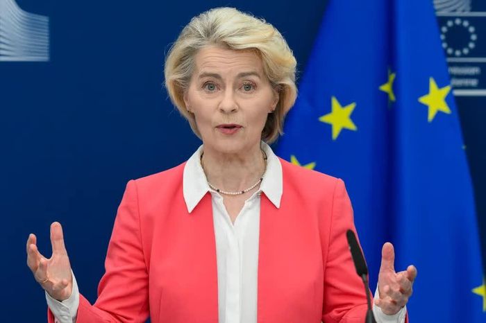 Chủ tịch Ủy ban châu Âu Ursula von der Leyen phát biểu tại cuộc họp báo ở Brussels ngày 13/7/2026. Ảnh: AFP.