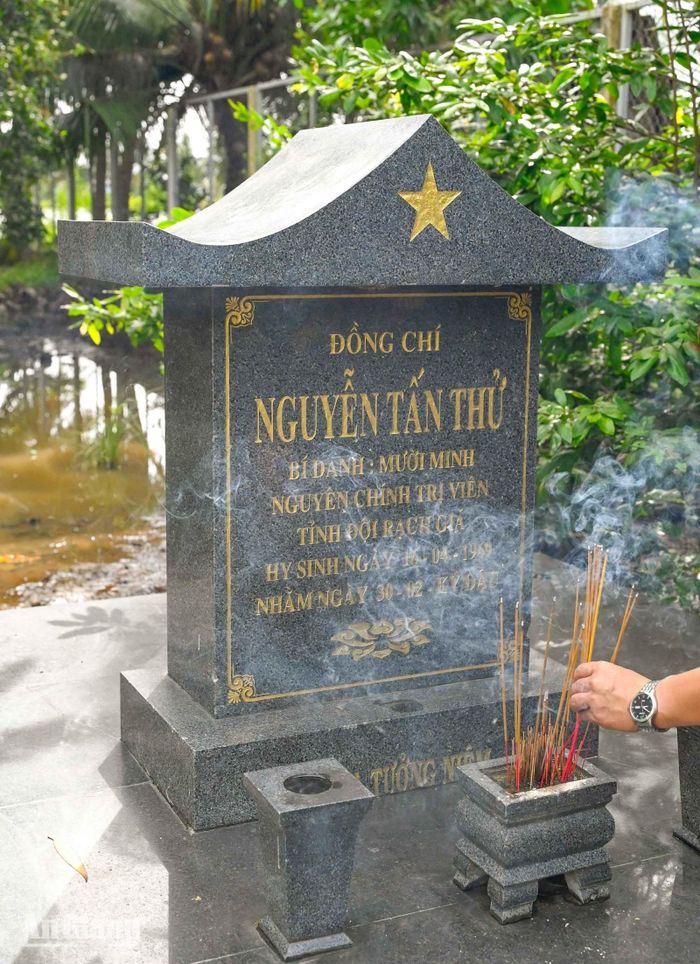 Thân phụ nguyên Thủ tướng Chính phủ Nguyễn Tấn Dũng, ông Nguyễn Tấn Thử hy sinh tại Sở chỉ huy do bom của quân địch.