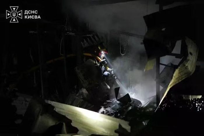  Hiện trường vụ tập kích của Nga tại Kiev hôm 1-9. Ảnh: AFP 