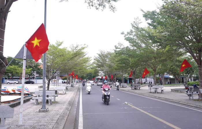 Tuyến đường cờ Tổ quốc.