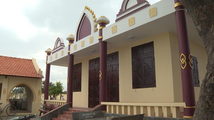 Đền Pô Dam mới được khánh thành