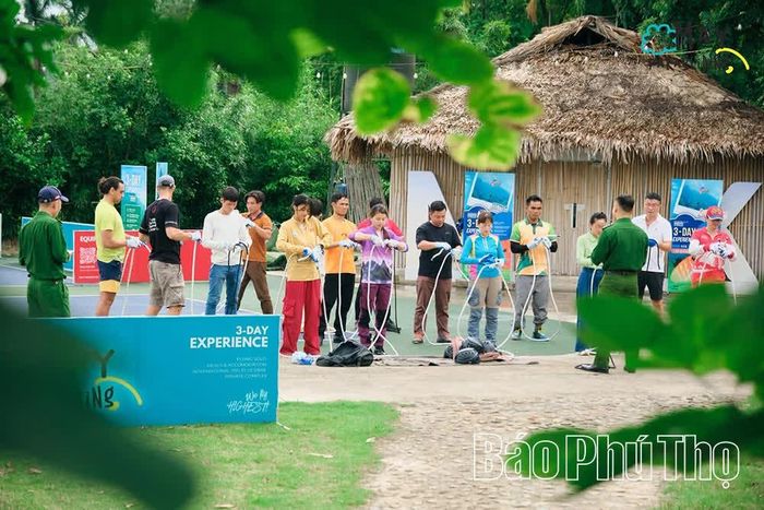 Học viên thực hành kỹ năng sử dụng trang thiết bị tại lớp tập huấn chuyên môn dành cho người hướng dẫn tập luyện và nhân viên cứu hộ môn Dù lượn, Diều bay năm 2026.