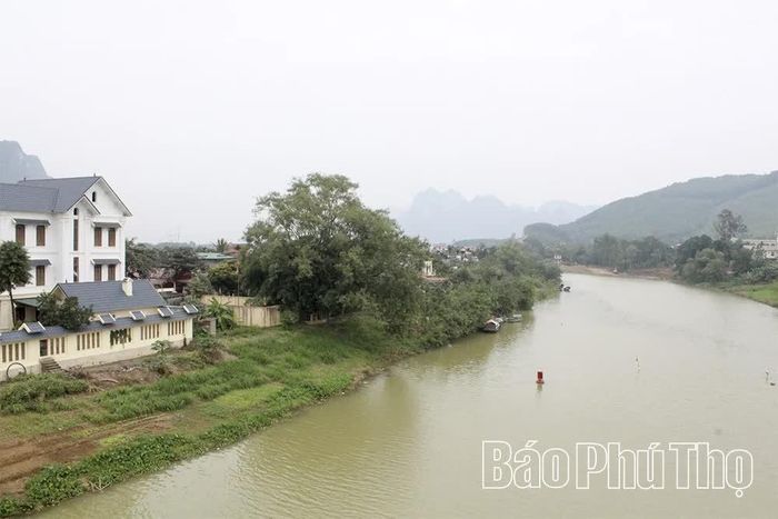 Cây đa, bến nước bên dòng sông Bôi hiền hòa chứng kiến sự ra đời của tổ Đảng Hoàng Đồng, tổ Đảng đầu tiên được thành lập trên vùng đất "4 Mường".