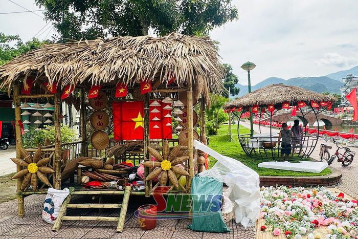 Tiểu cảnh tại Công viên 2/9 được trang trí sinh động, phục vụ người dân và du khách.
