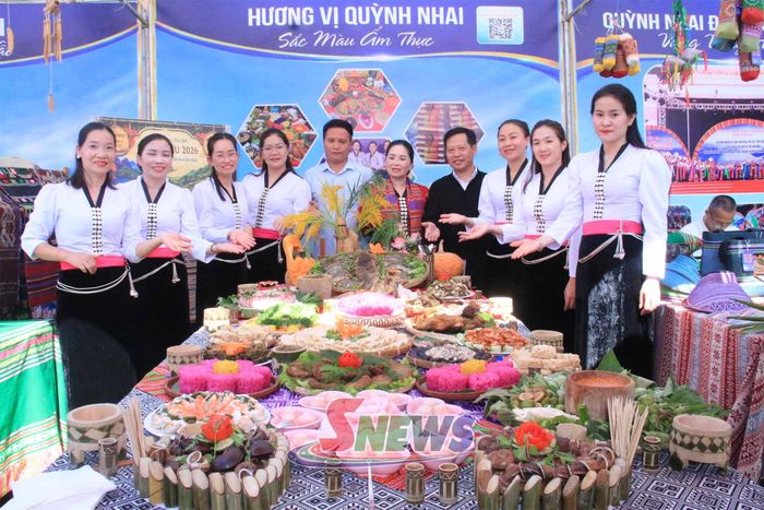 Mâm cỗ xã Quỳnh Nhai.