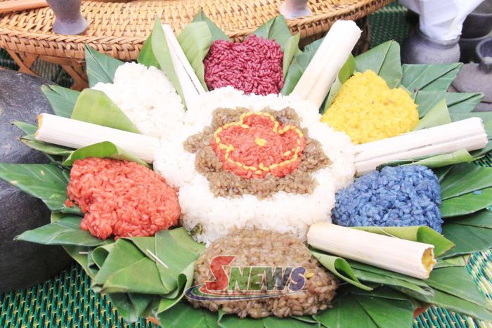 Món xôi ngũ sắc.
