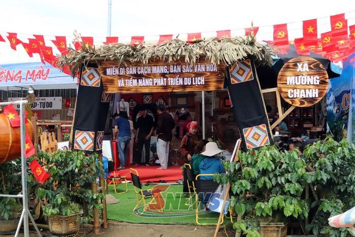 Không gian văn hóa xã Mường Chanh.