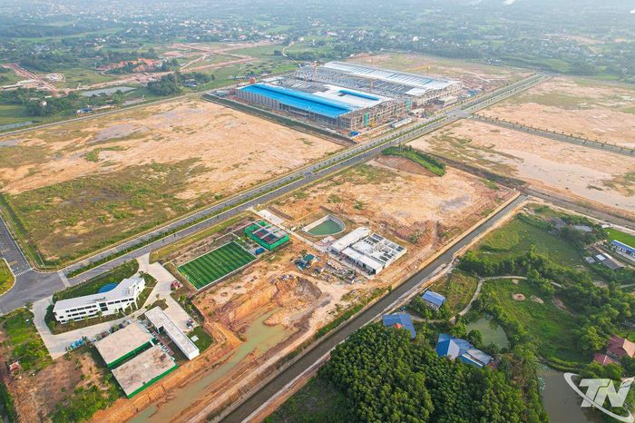 Thái Nguyên đang triển khai giải phóng mặt bằng và đầu tư hạ tầng 7 khu công nghiệp mới với quy mô hơn 3.188ha, tổng vốn trên 36.000 tỷ đồng. Trong ảnh: Khu công nghiệp Sông Công II, giai đoạn 2 (gần 300ha) đã cơ bản hoàn thiện hạ tầng, sẵn sàng đón nhà đầu tư.