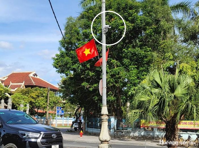  Hơn 40 camera được bố trí tại các tuyến đường trọng điểm, nút giao được HueIOC vận hành, quản lý, giám sát  