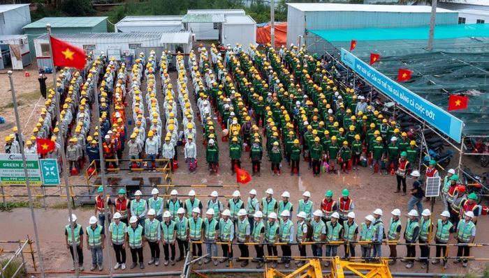Các công nhân, kỹ sư đón Quốc khánh ngay tại công trường các dự án phục vụ APEC 2027. Ảnh: Sun Group.