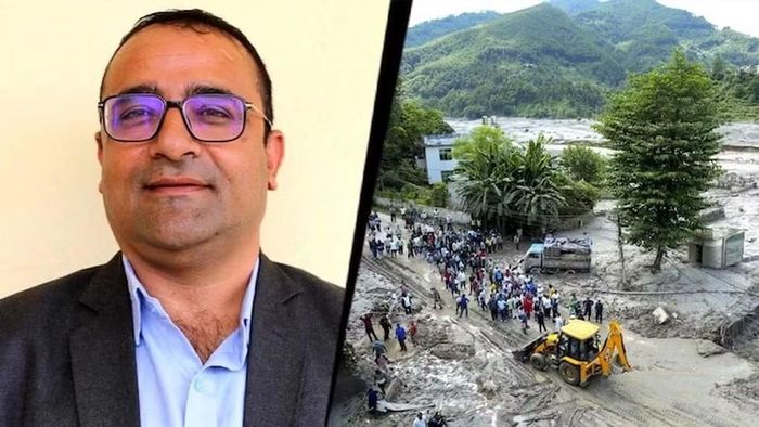 Thầy Rajendra Dawadi (47 tuổi) là hiệu trưởng kiêm giáo viên tiếng Anh tại trường Trung học Tribhuvan Trishuli ở thung lũng Trishuli. Ảnh: India Today