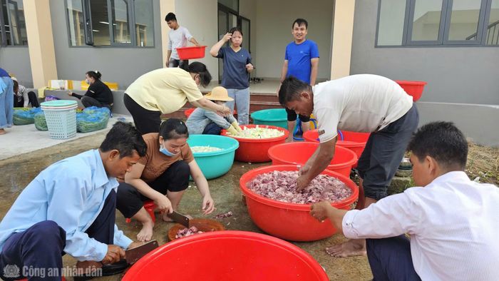 Nhà trường tạo mọi điều kiện tốt nhất cho các em học tập, vui chơi.