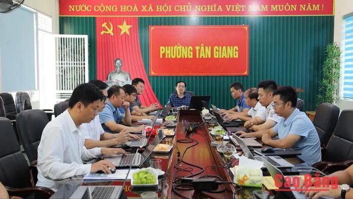 Các đại biểu dự buổi làm việc.